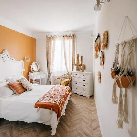 Charming Vacation Located In Isle-sur-la-sorgue *