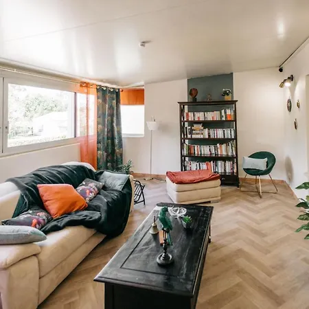 Apartment Charming Vacation Located In Isle-sur-la-sorgue